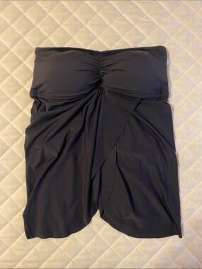 Coco Reef Contours Black Tankini Top 32D/8 NWT